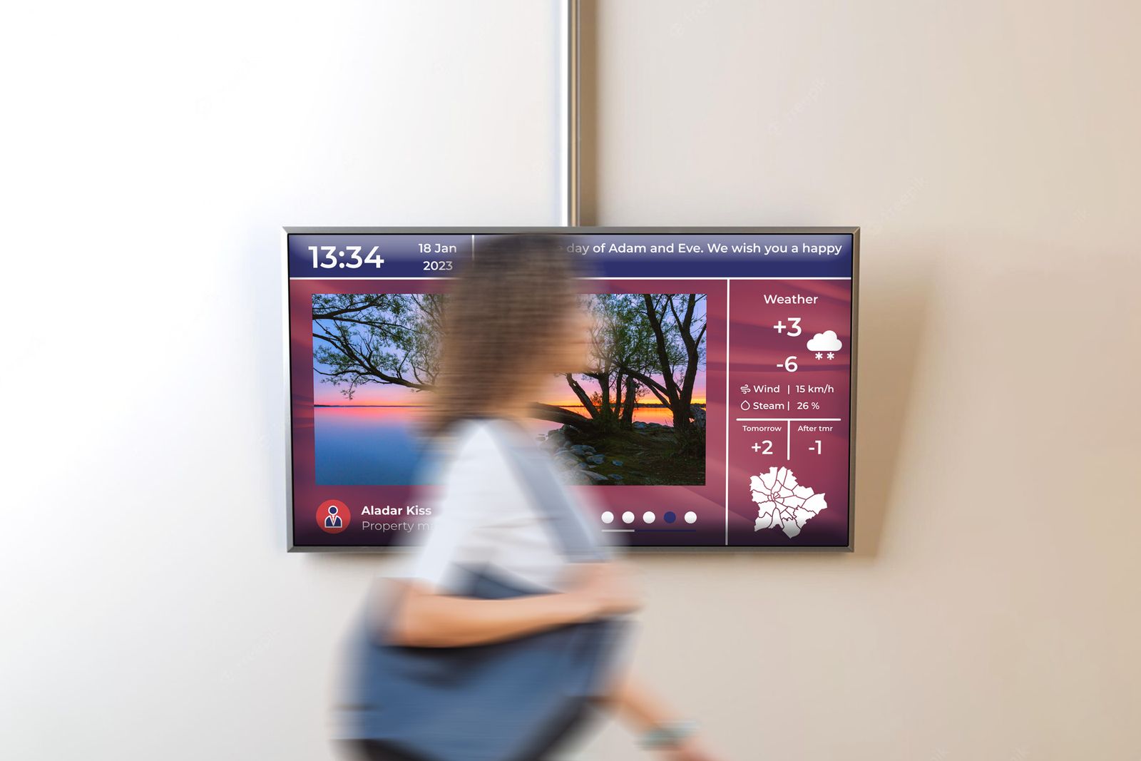 InfoScreen társasházi kijelző lépcsőházban, hirdetményekkel